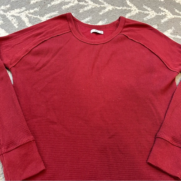 Aritzia TNA Adler Red Long Sleeve Thermal - Picture 3 of 4